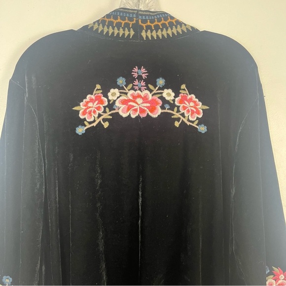 Paparazzi Black Velvet Embroidered Cardigan Kimono size xl - Picture 7 of 7